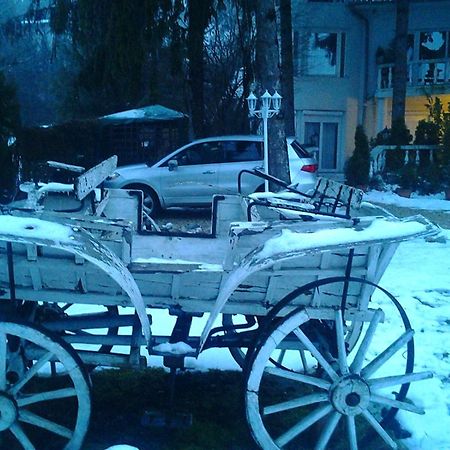 Feher Hinto Hotel Miskolc Exterior photo